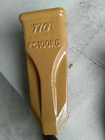 NB TIG®のブランドのバケツの歯は小松PC100中国の製造者のための造られた地球の移動掘削機のバケツの歯PC100RCを黄色にする