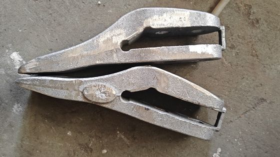 耐摩耗性 JCB Hidromek 102S 歯およびサイド カッター 81010605 81010630 81010640Alloy 鋼材